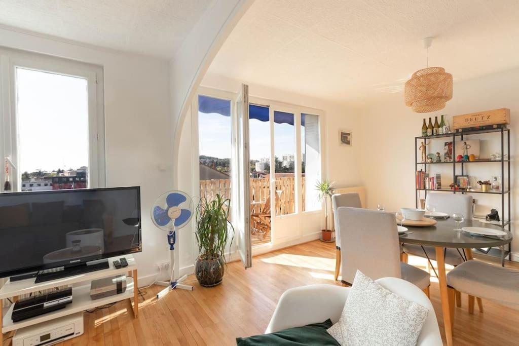Cabana & Grand Appartement Cosy - Parking & Balcon Villefranche-sur-Saône Екстериор снимка