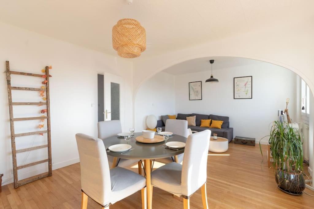 Cabana & Grand Appartement Cosy - Parking & Balcon Villefranche-sur-Saône Екстериор снимка